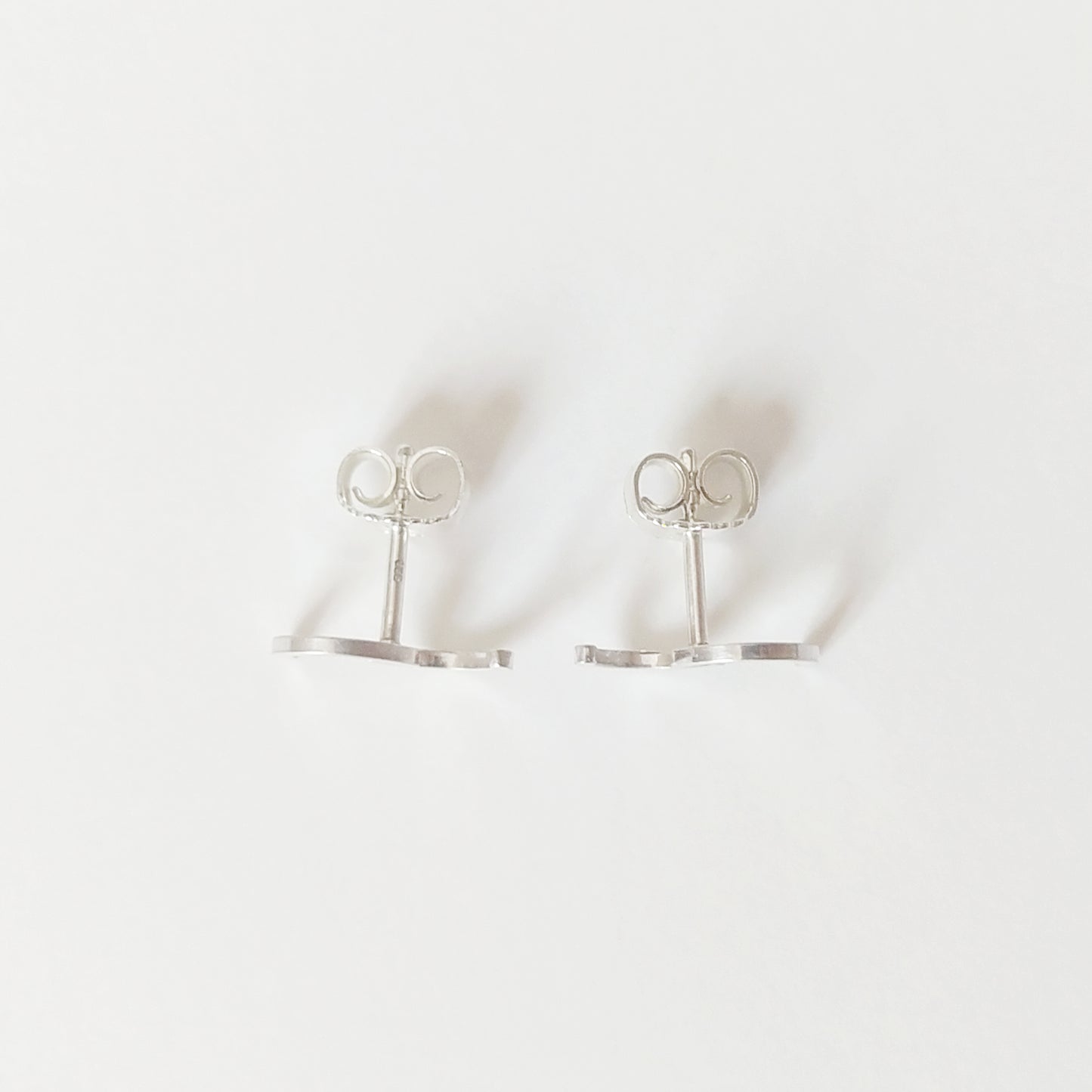 Sadie | S-shaped ear studs
