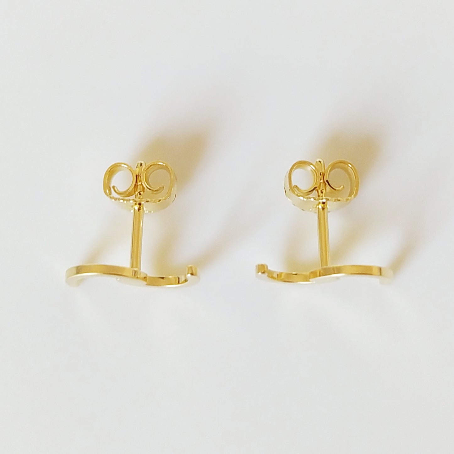 Golden Sadie | S-shaped ear studs