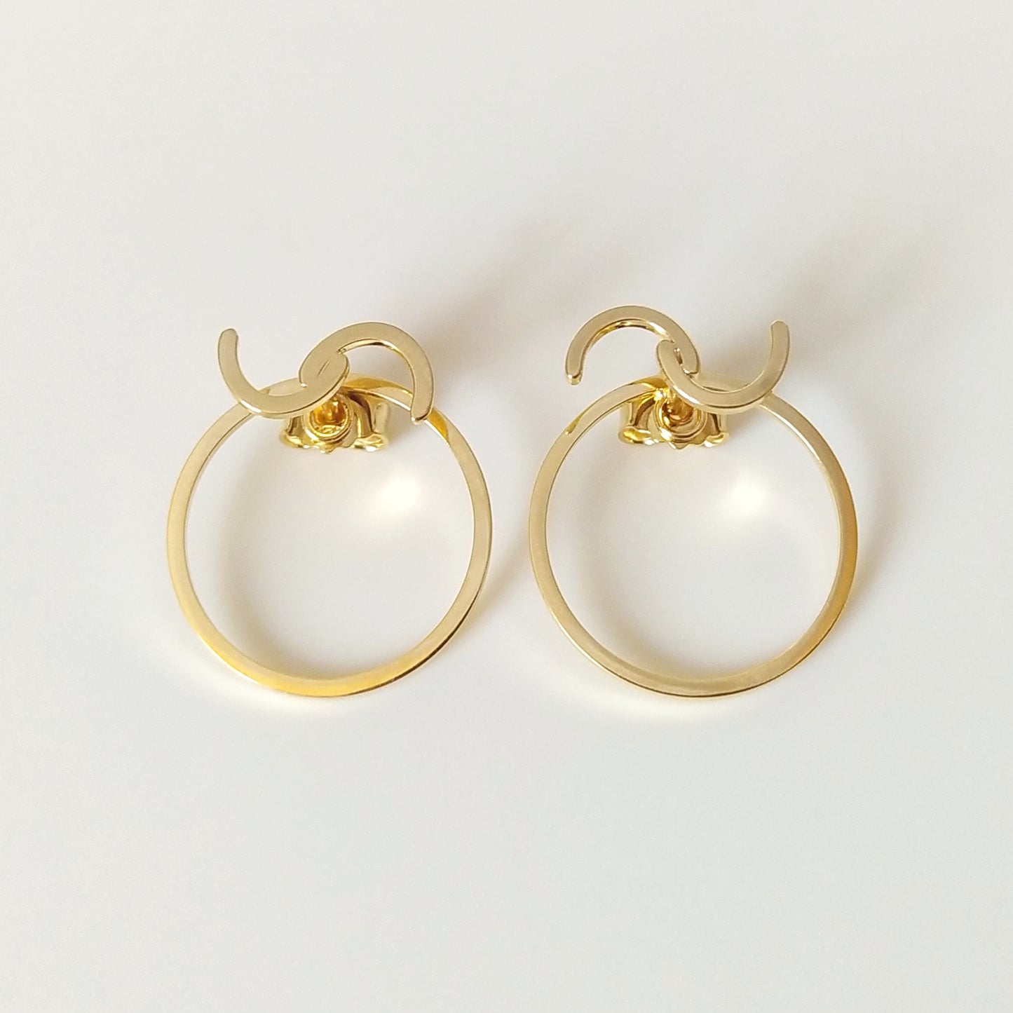Golden Sadie | S-shaped ear studs