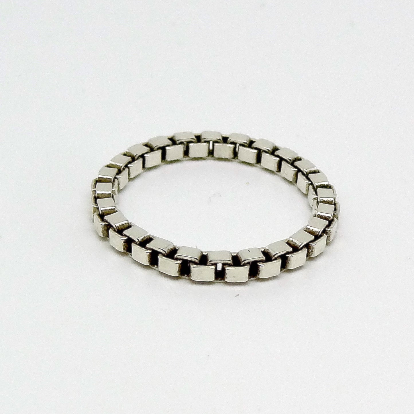 Aura | flexible box chain ring