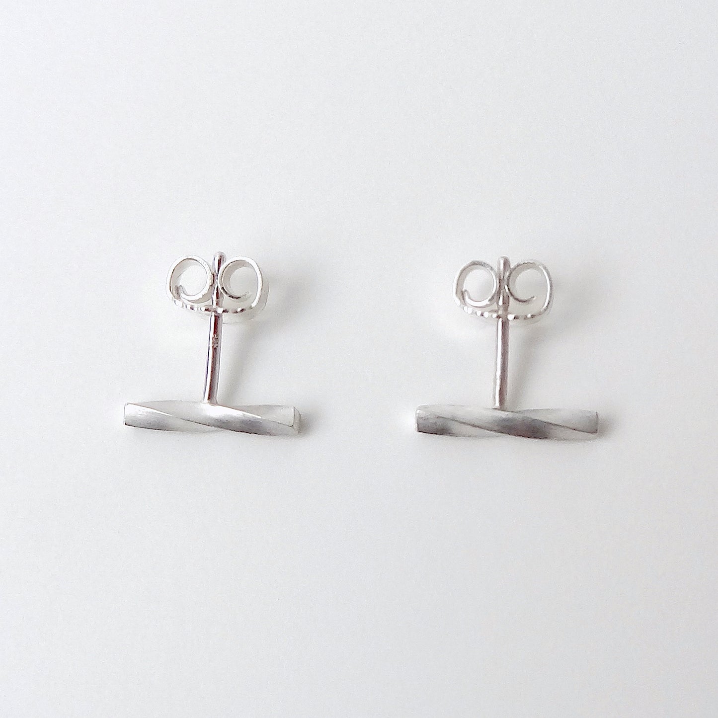 Adina | twisted bar stud earrings