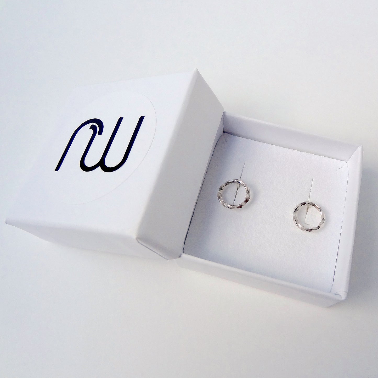 Reese | twisted circle ear studs