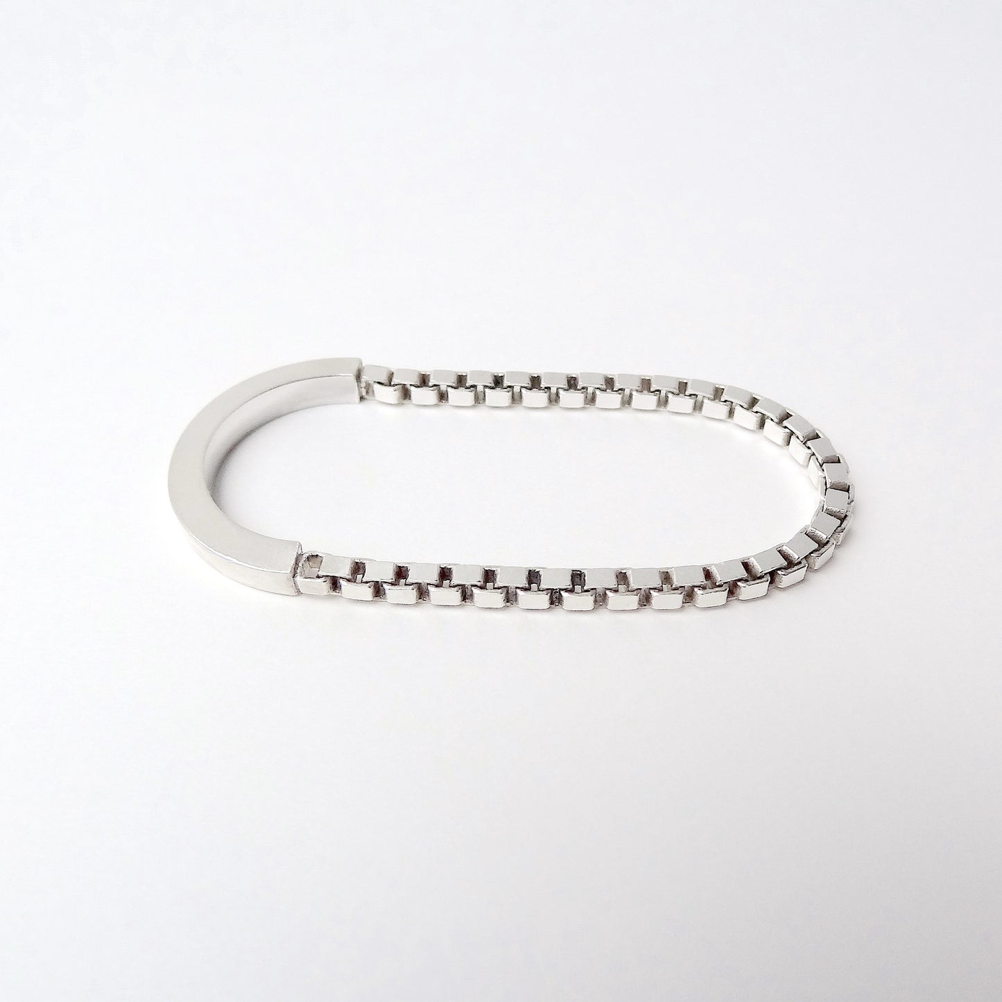 Vina | two finger ring with chain