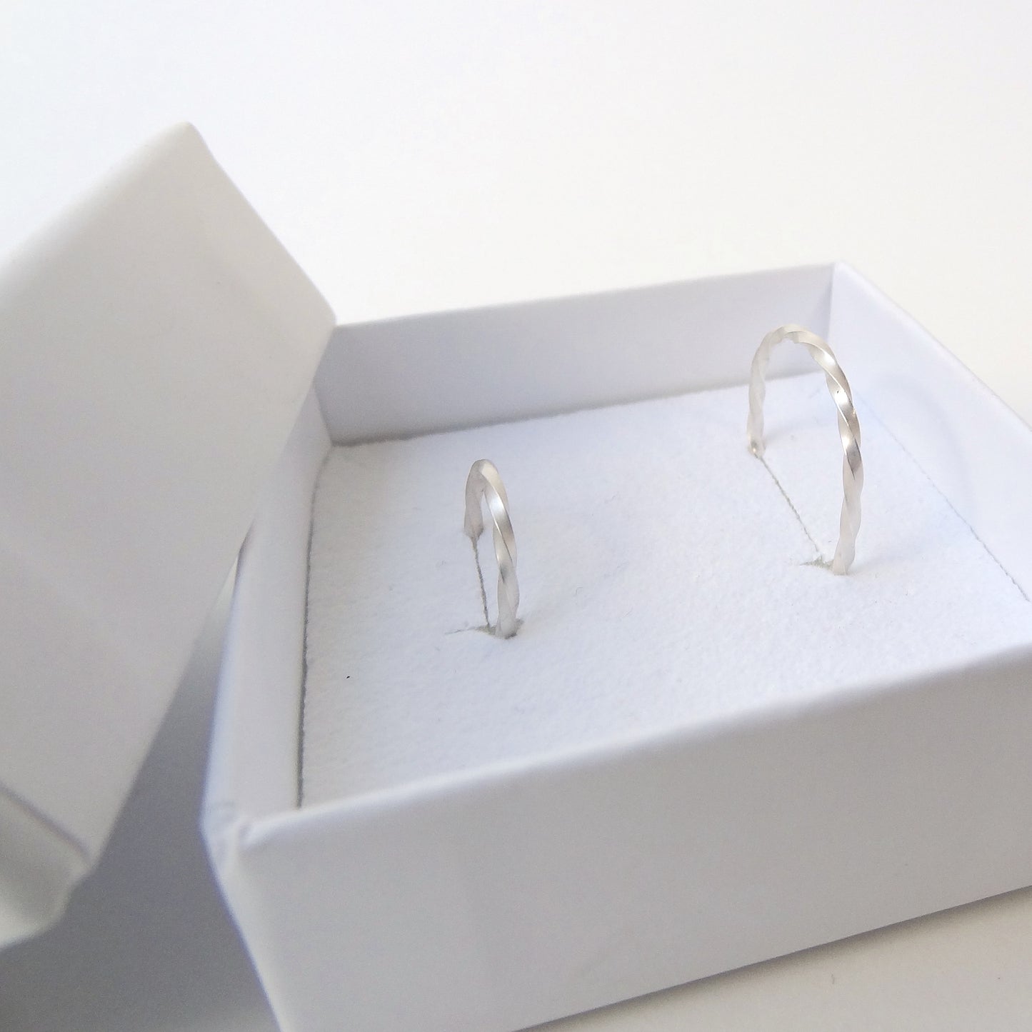 Maya | tiny twisted ear cuff