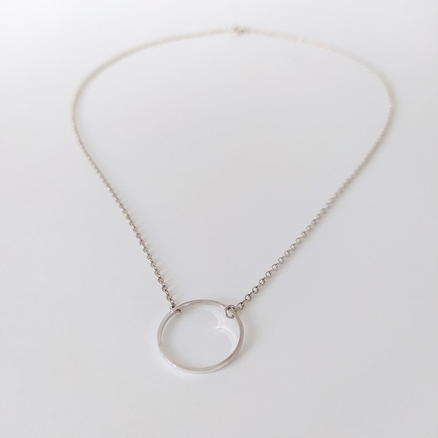 Runa | dainty silver chain with circle pendant