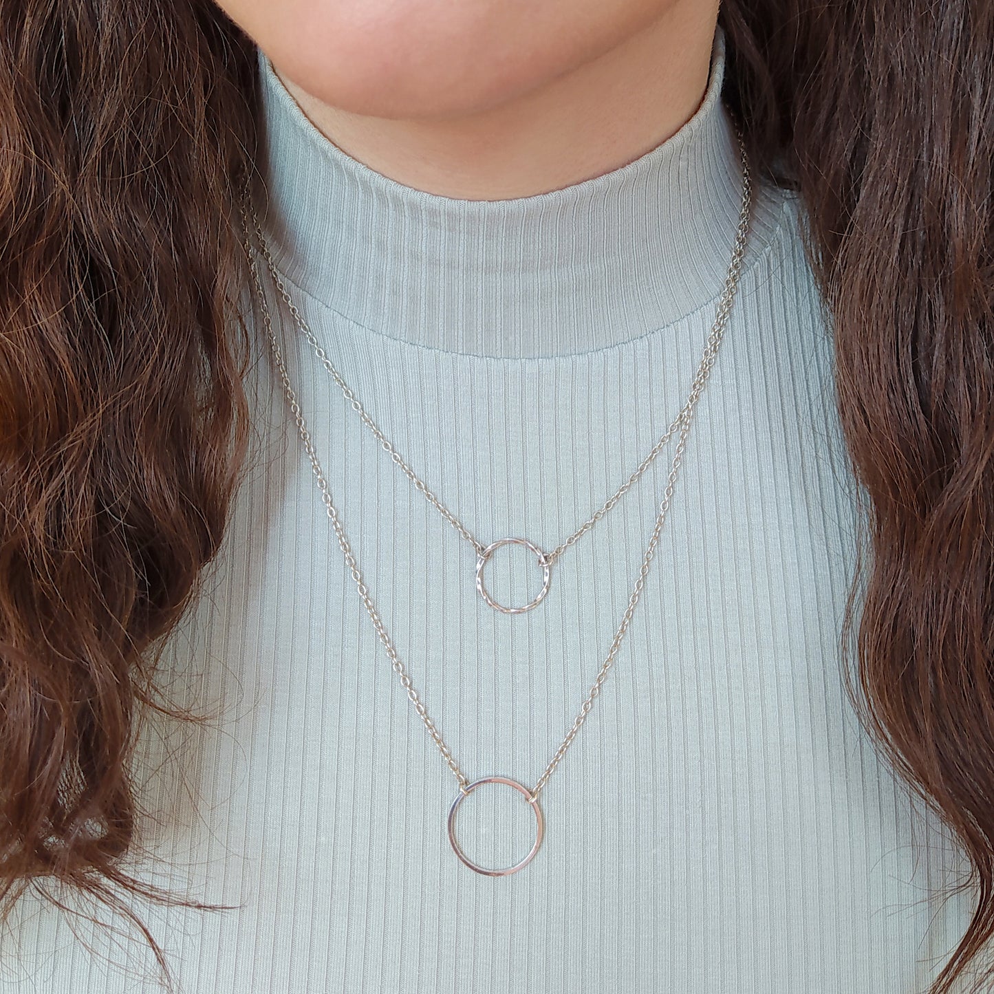 Runa | dainty silver chain with circle pendant
