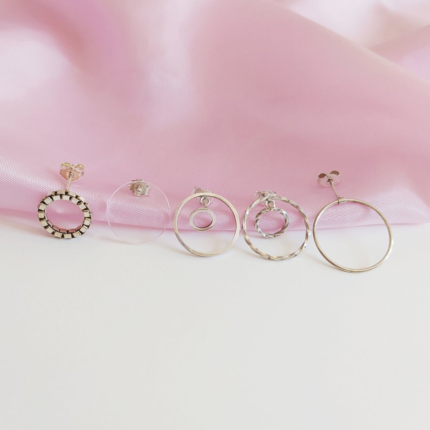 Alva | box chain circle ear studs