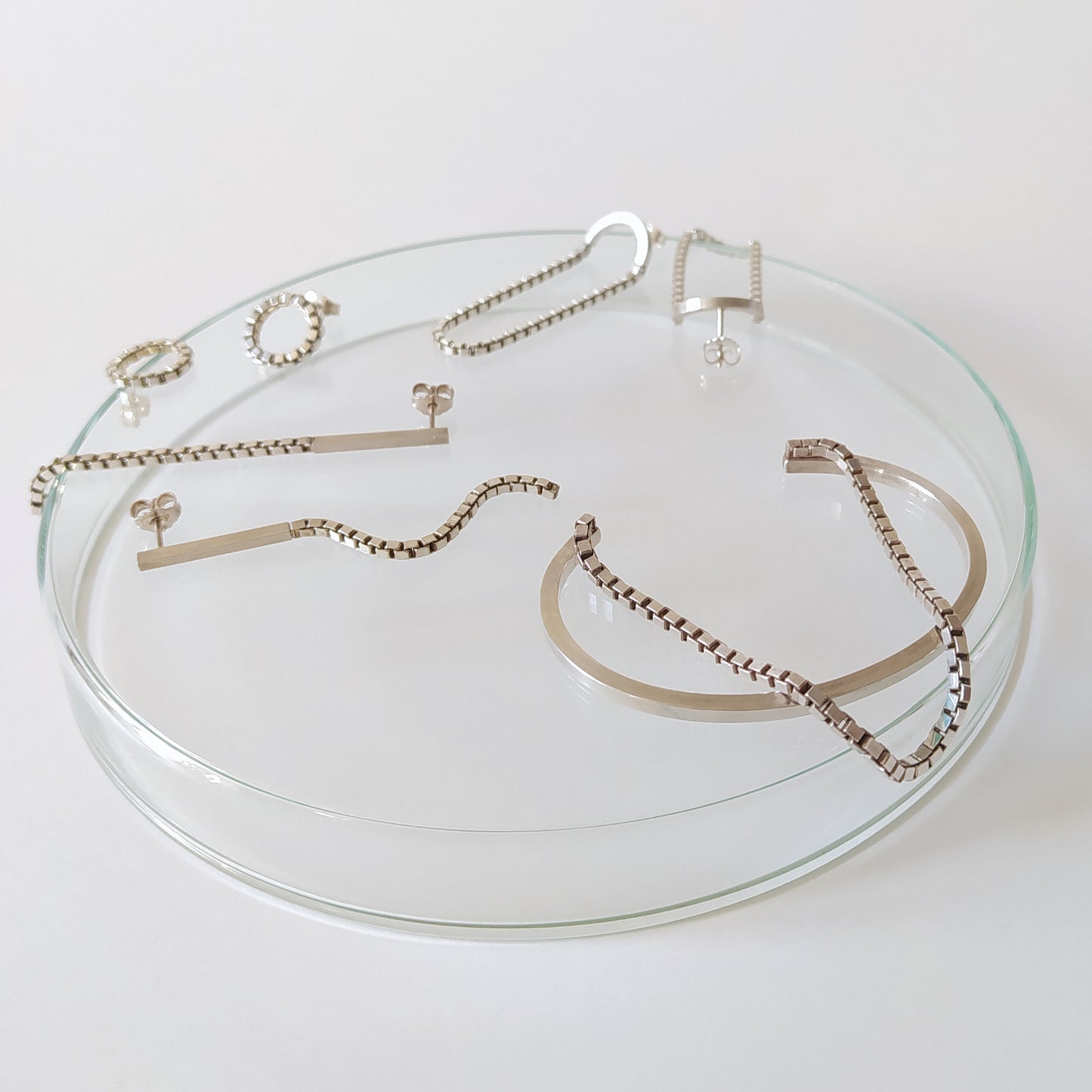 Vala | cuff bracelet with chain