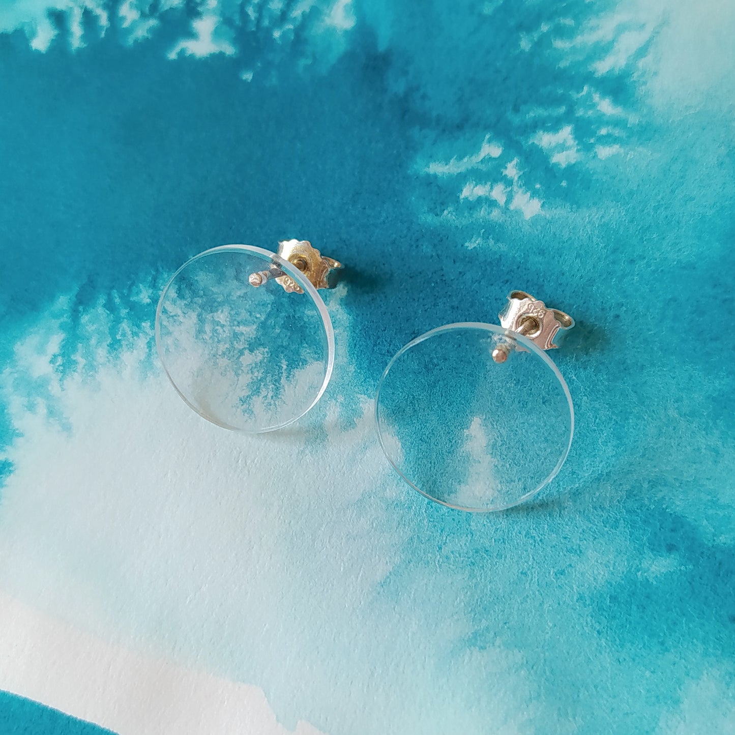 Daphne | transparent disc ear studs