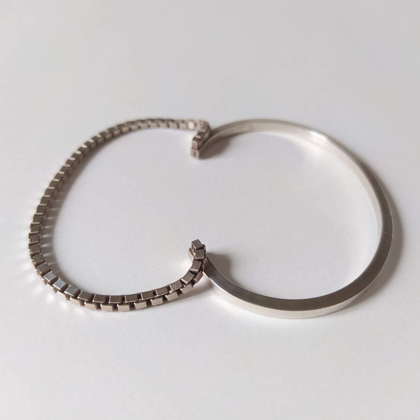 Vala | cuff bracelet with chain