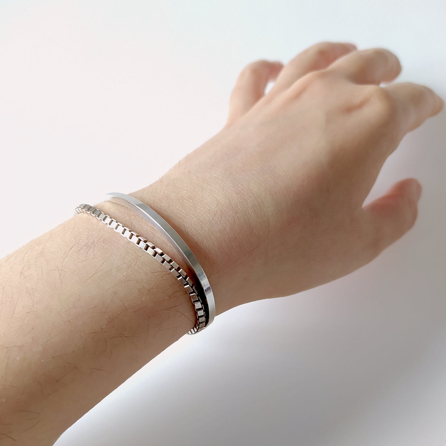Vala | cuff bracelet with chain