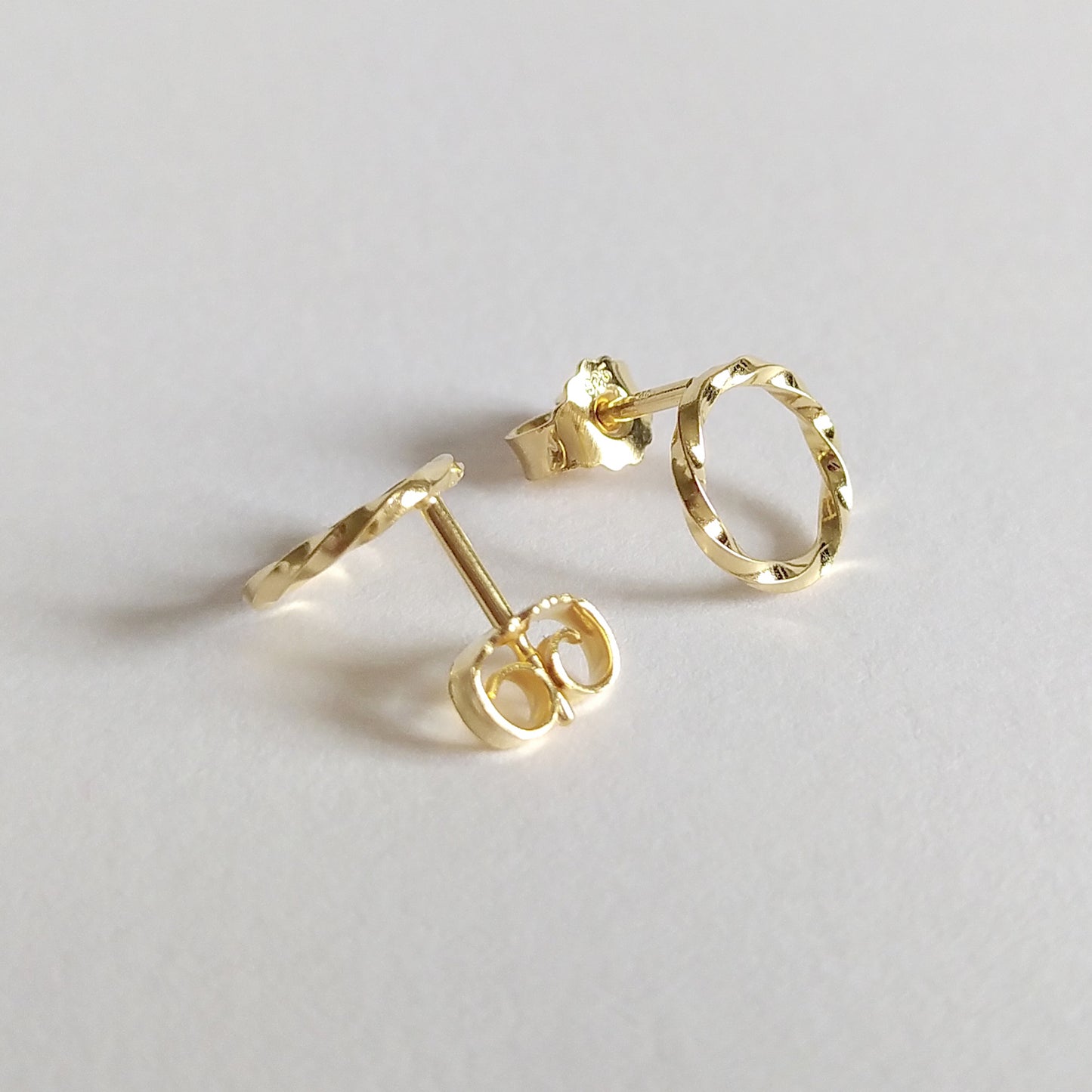 Reese | golden twisted circle ear studs