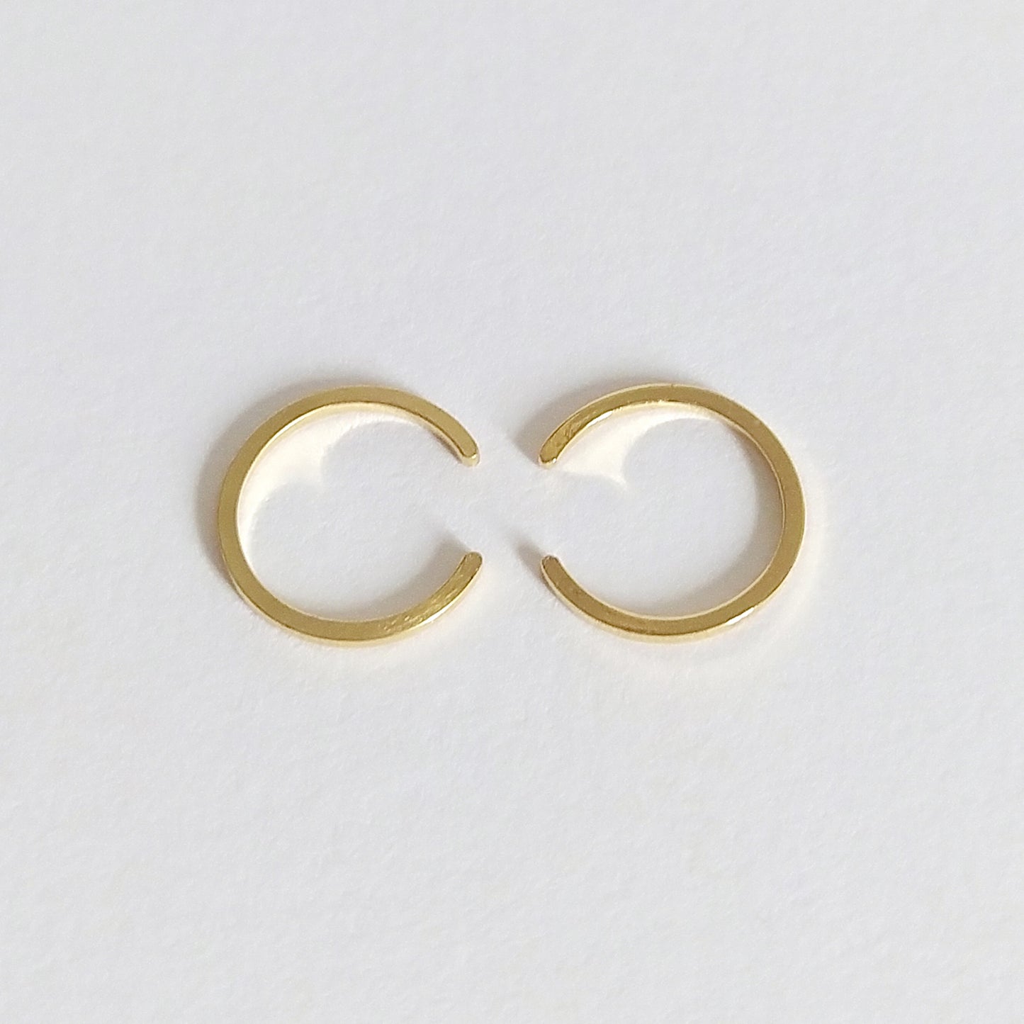 Lilly | golden mini ear cuff