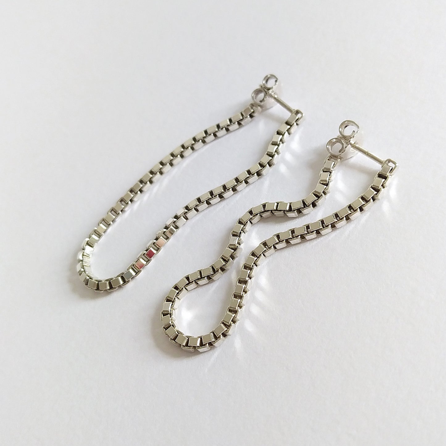 Fleja | hanging chain loop earrings