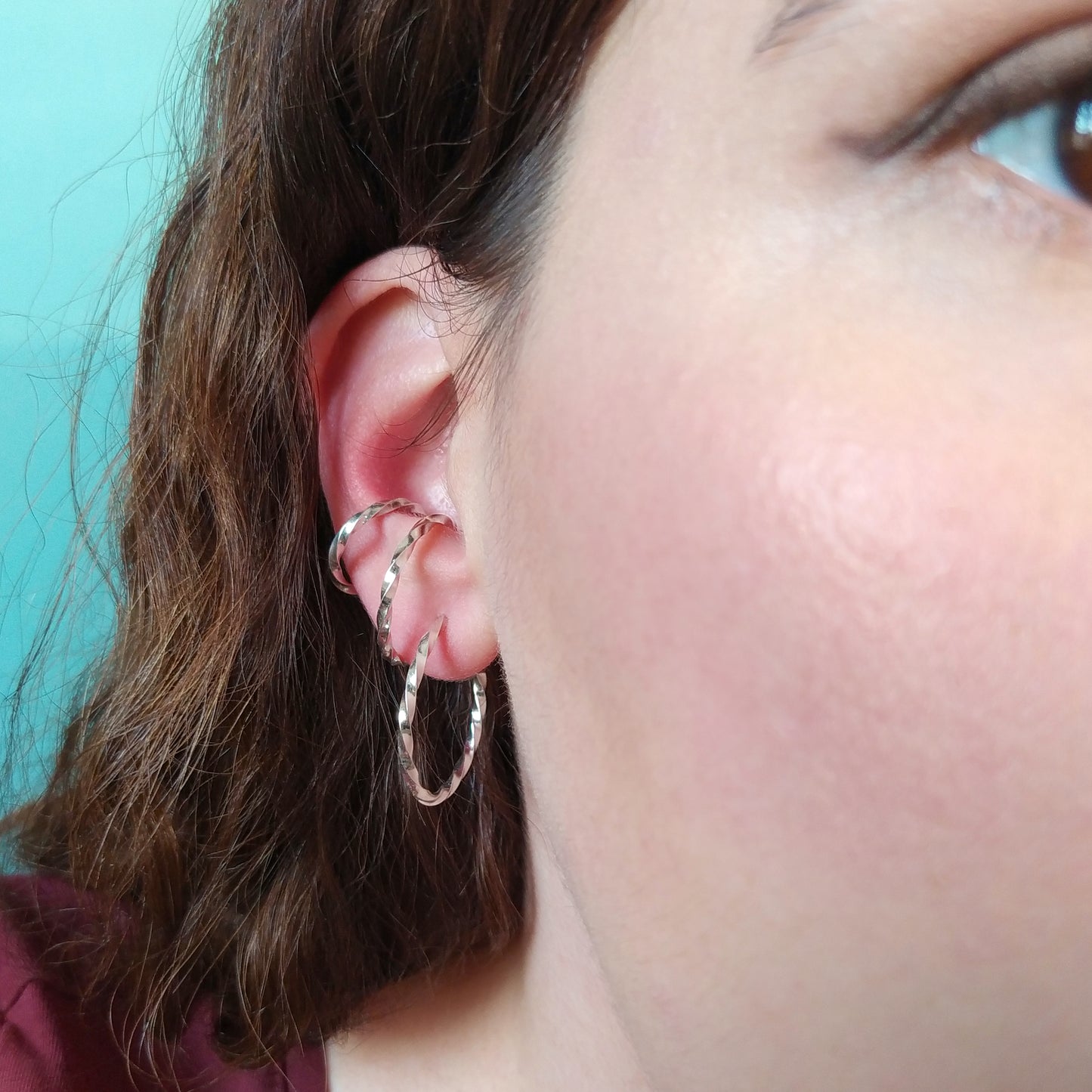 gedrehte Kreolen Ohrstecker aus Silber | Amy