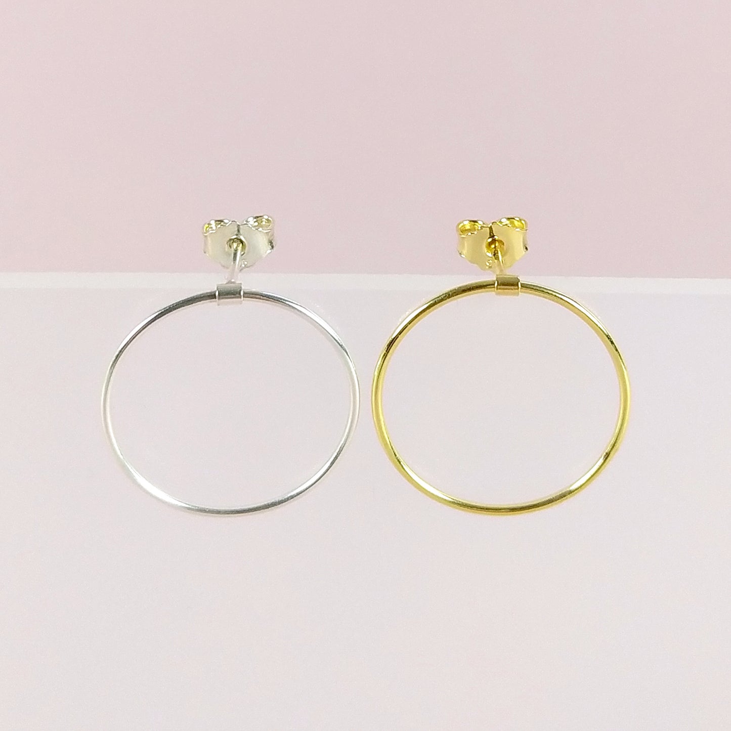Esben | hanging circle ear studs