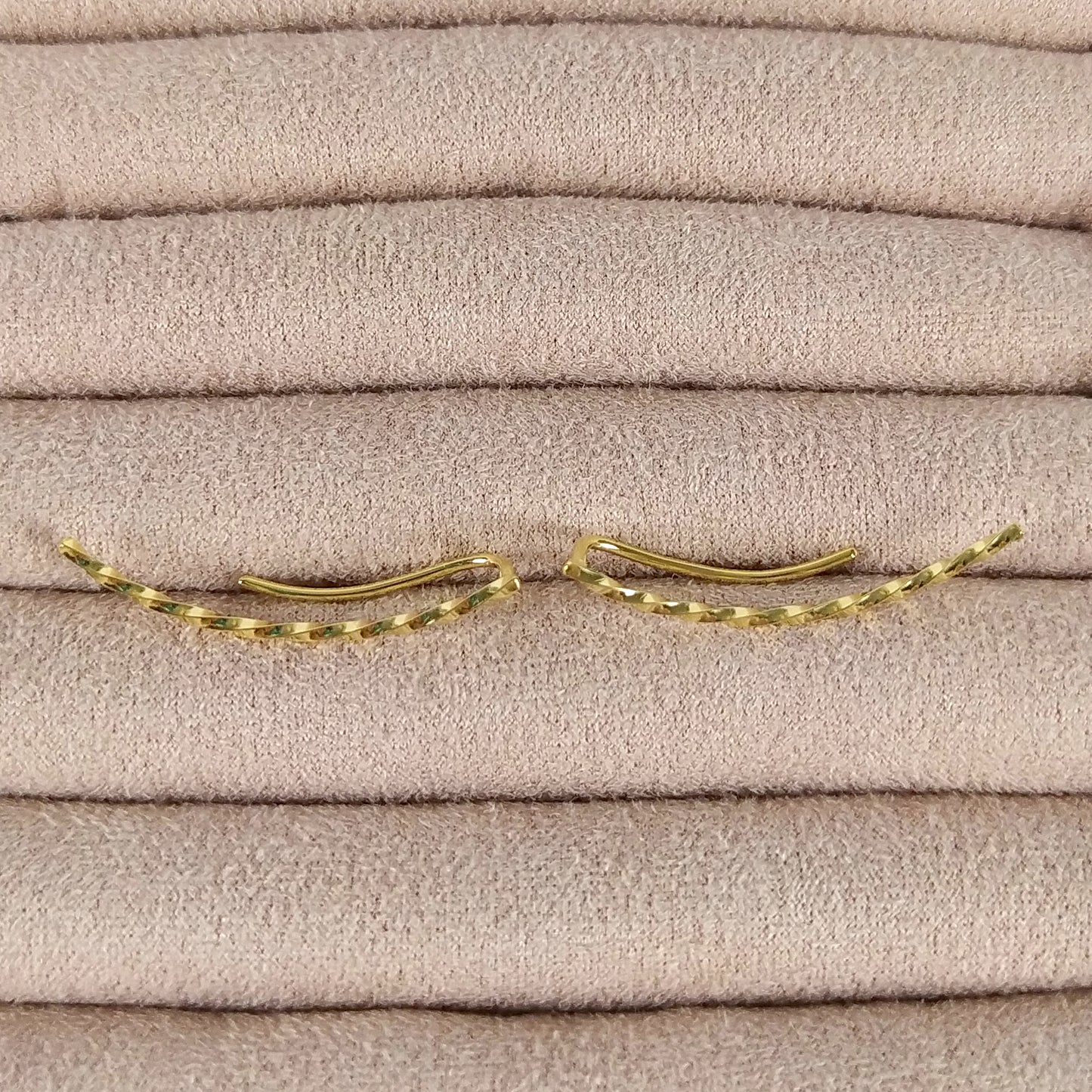 Jonie | golden dainty twisted ear climber