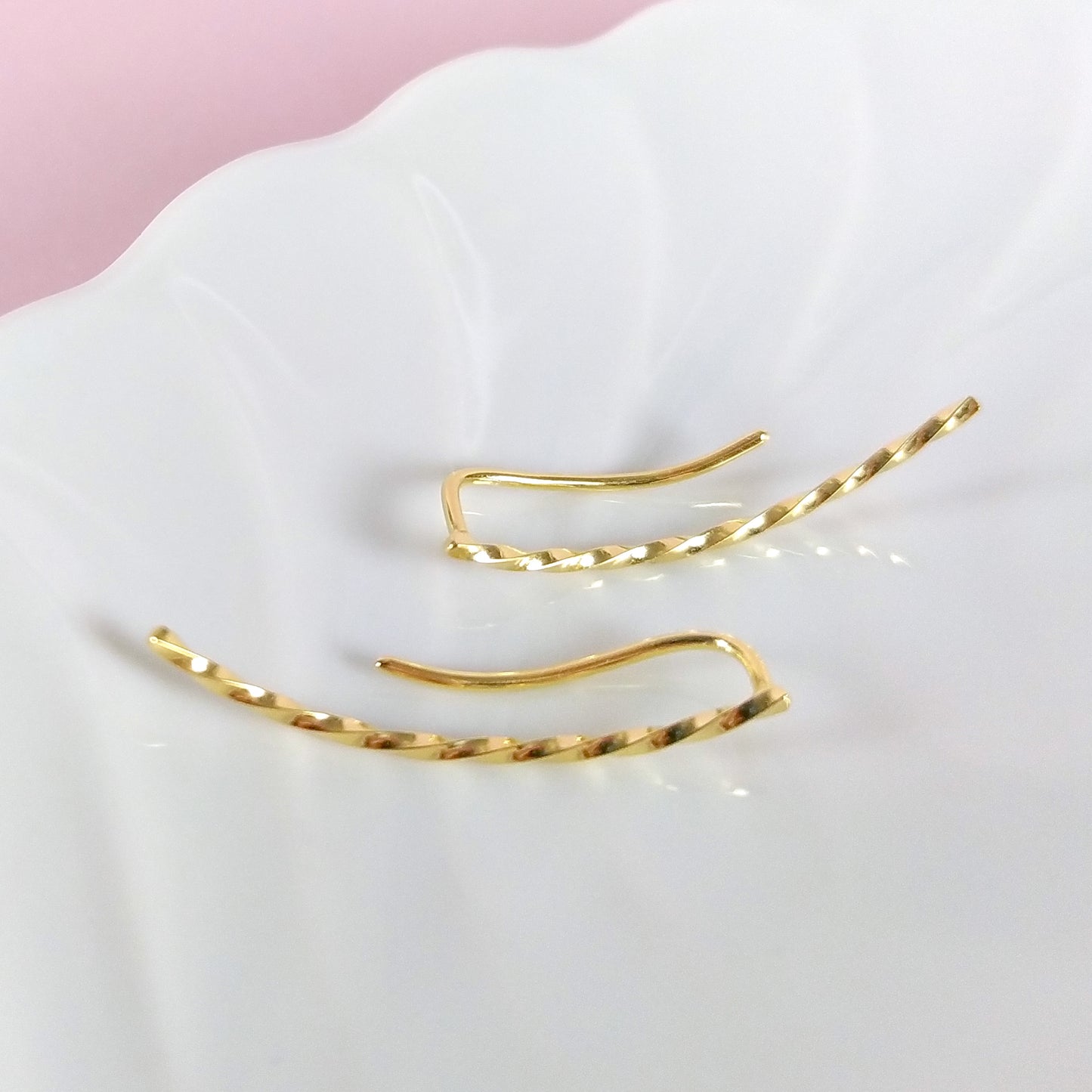 Jonie | golden dainty twisted ear climber