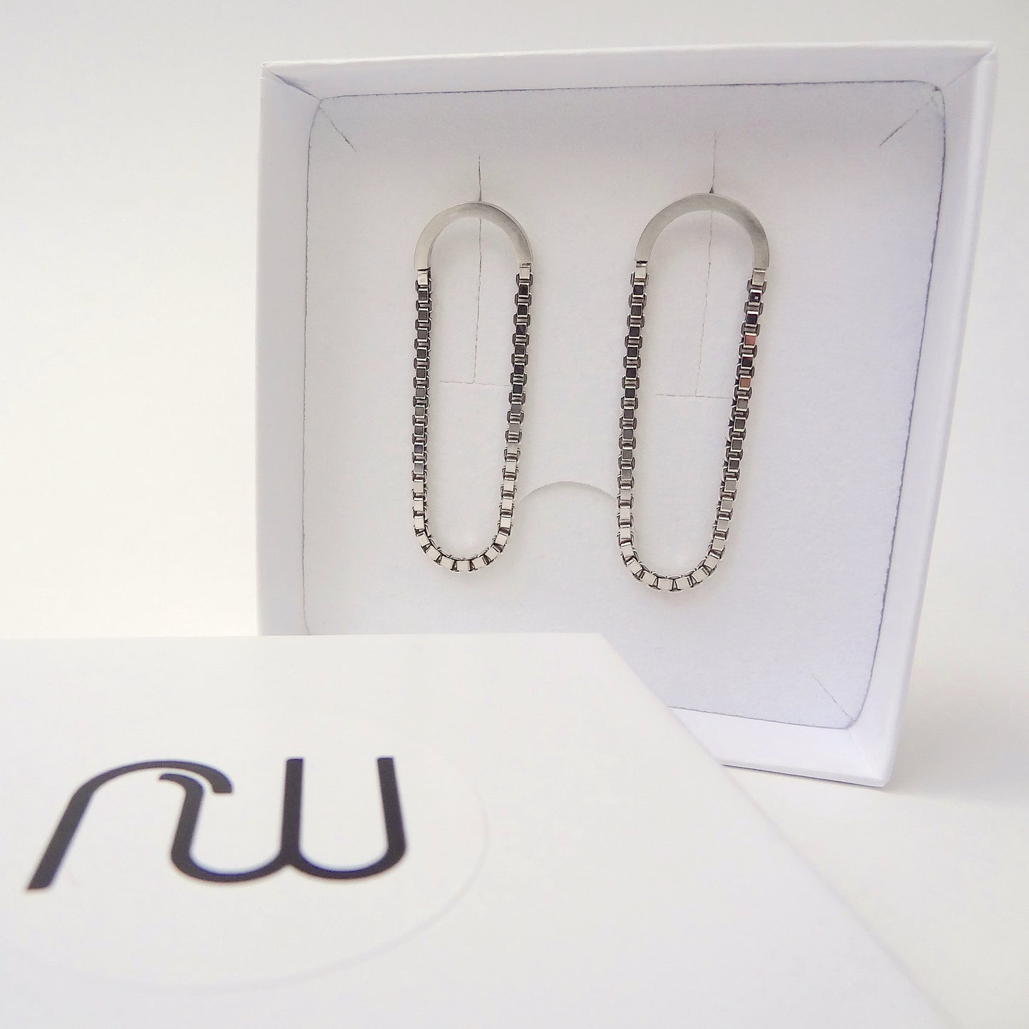 Edda | long oval earrings with hanging chain