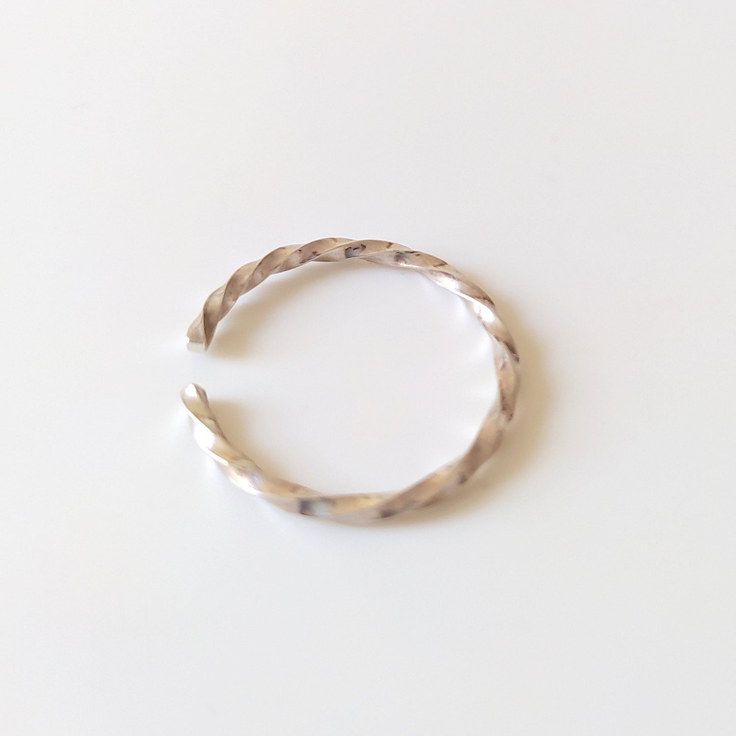Mira I big twisted earcuff
