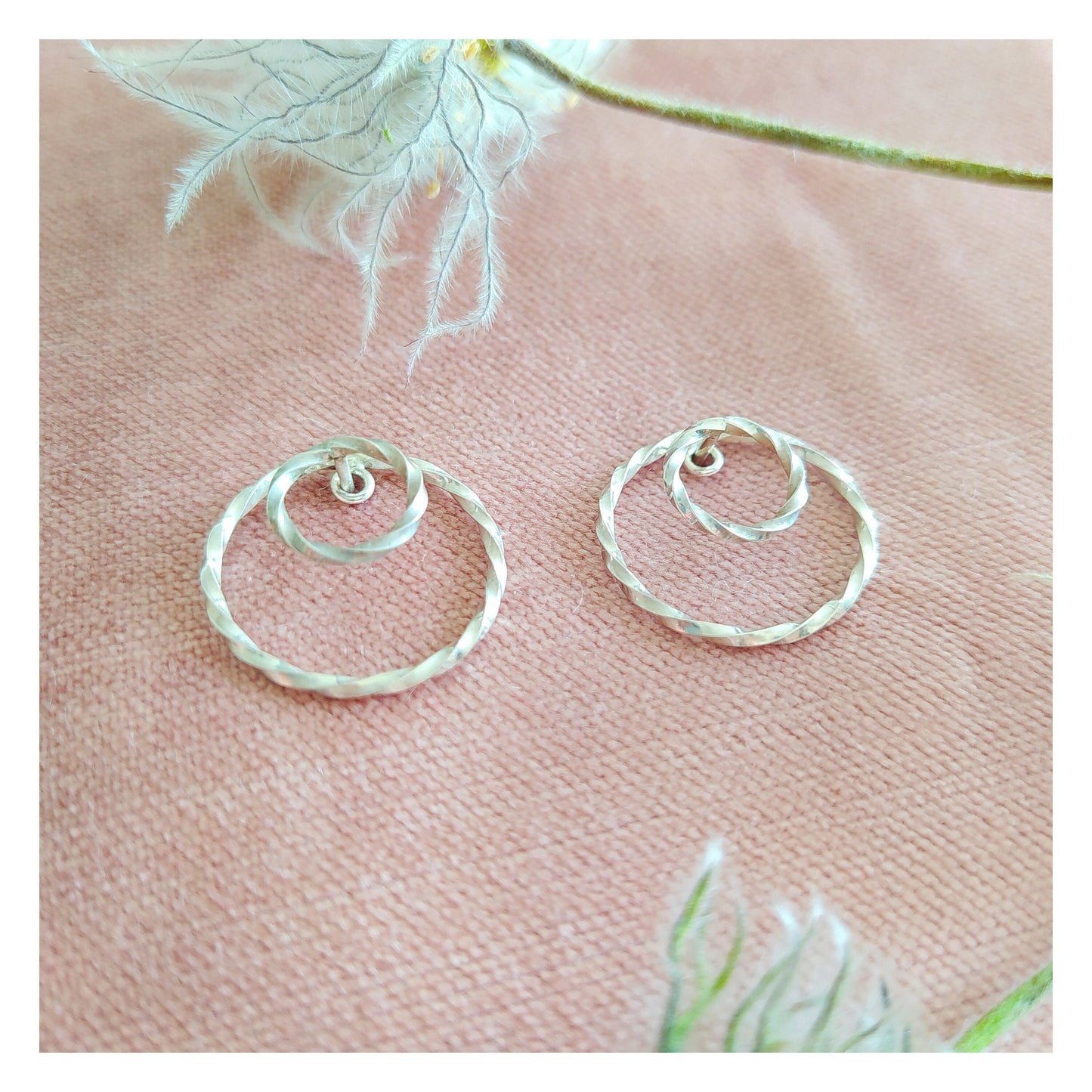 Riley | twisted double circle ear studs