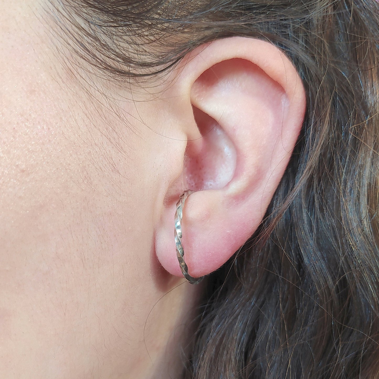 Mira I big twisted earcuff