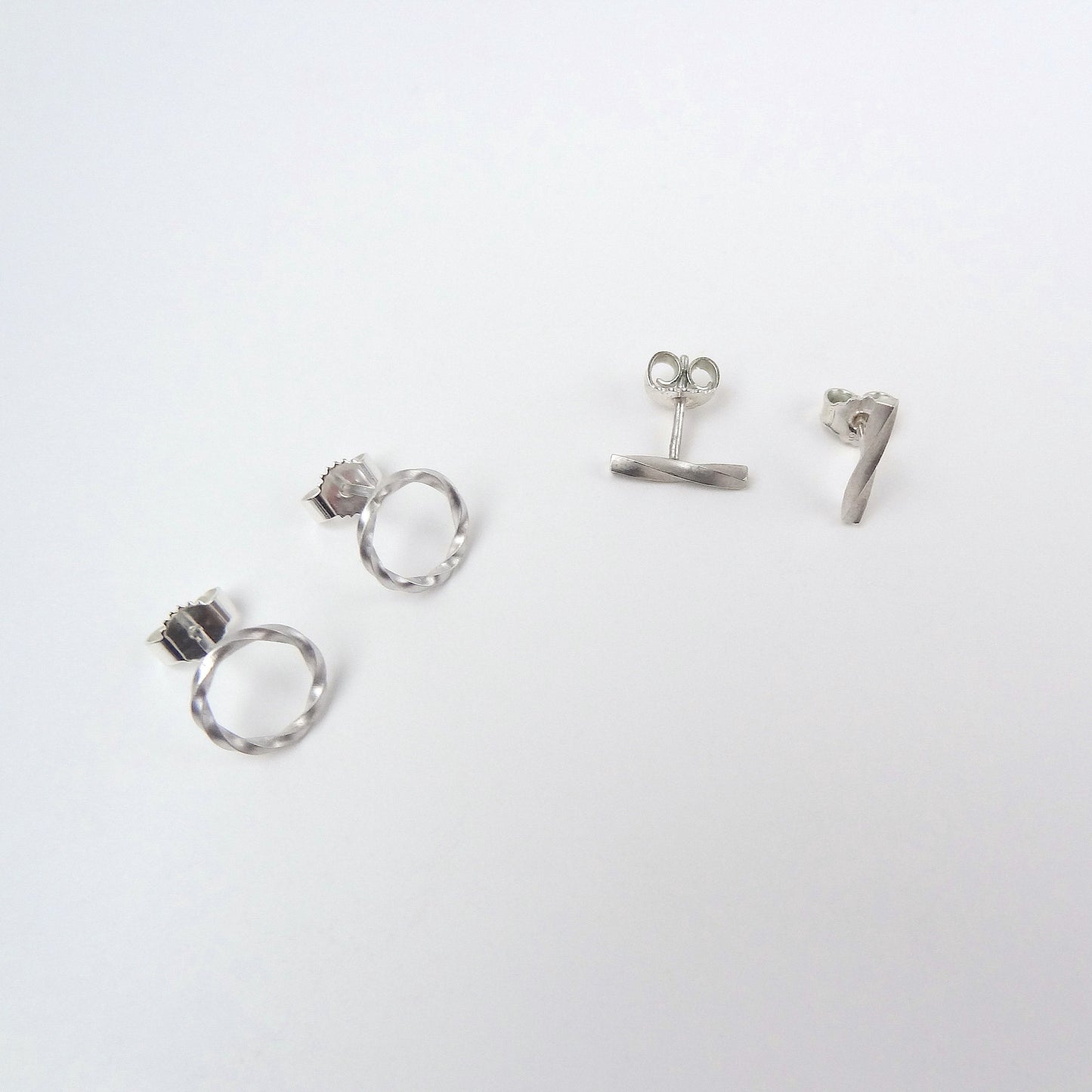 Reese | twisted circle ear studs