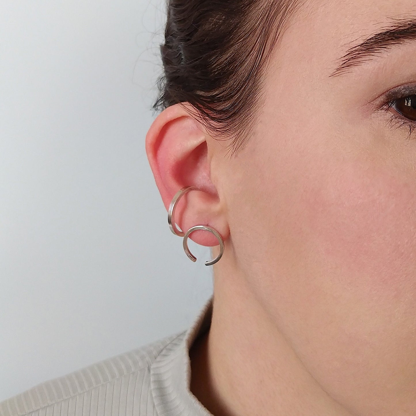Mila | large open circle ear studs