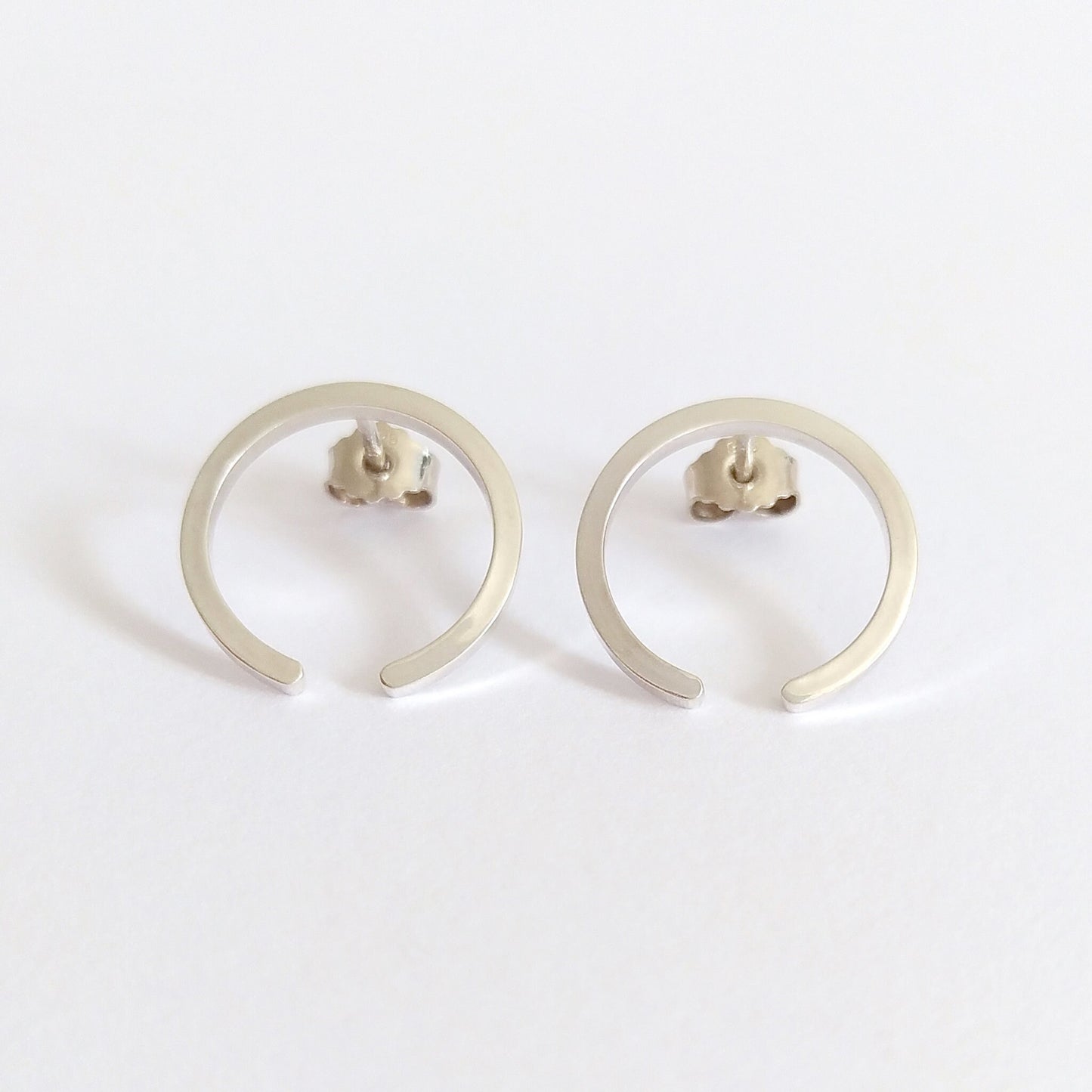 Mila | large open circle ear studs