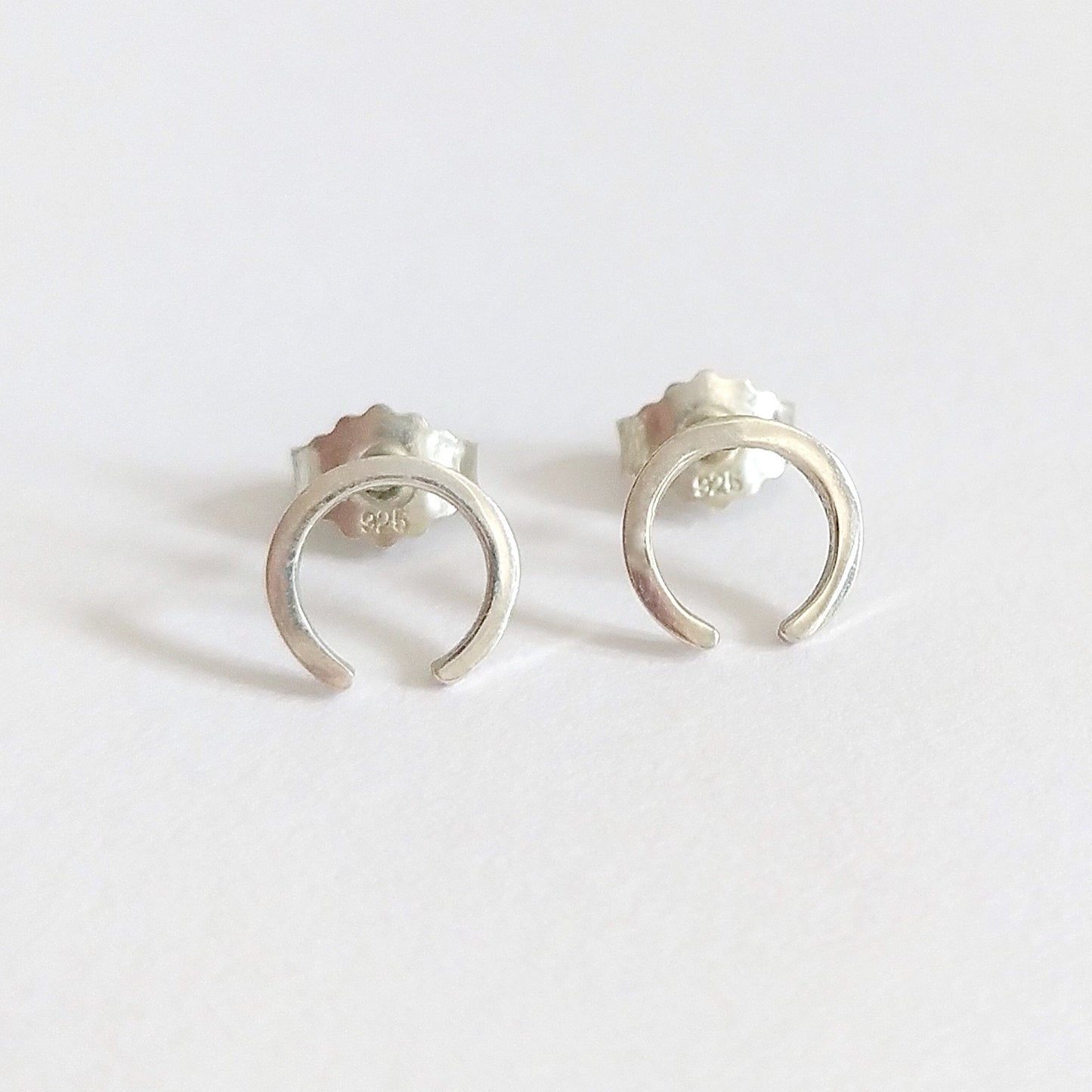 Milly | mini circle ear studs