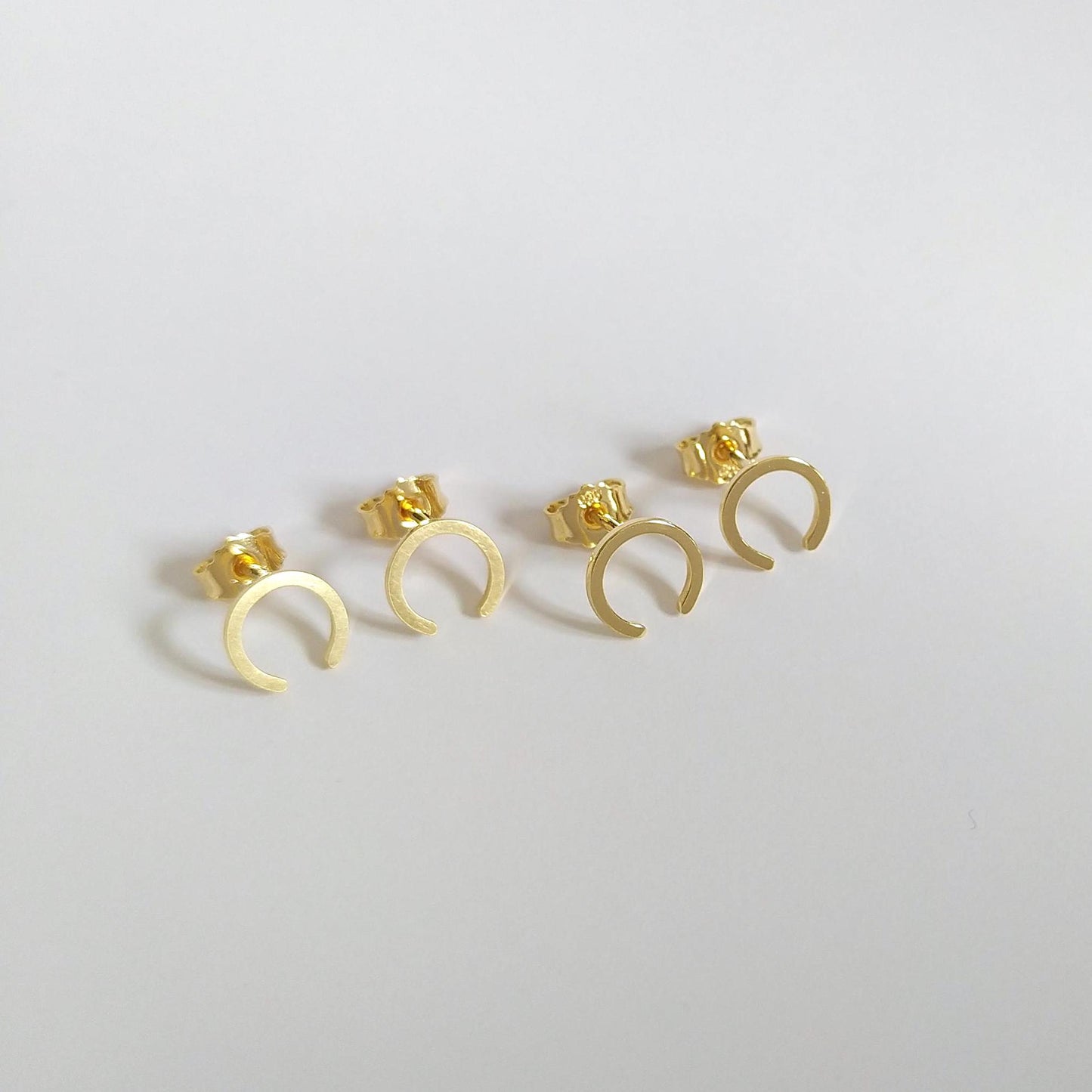 Milly | mini circle ear studs