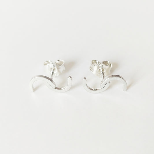 Sadie | S-shaped ear studs