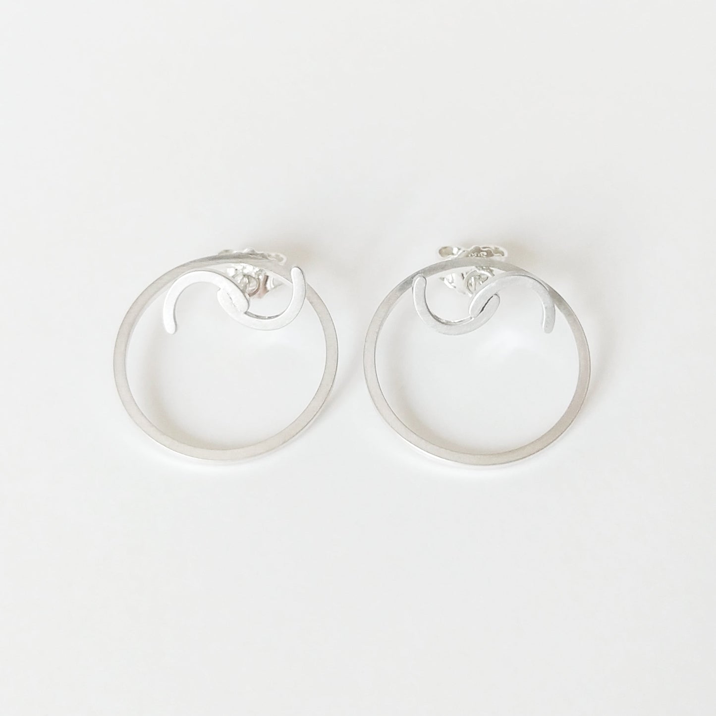 Sadie | golden S-shaped ear studs