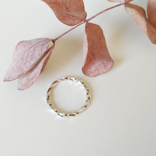 Darian | twisted silver ring