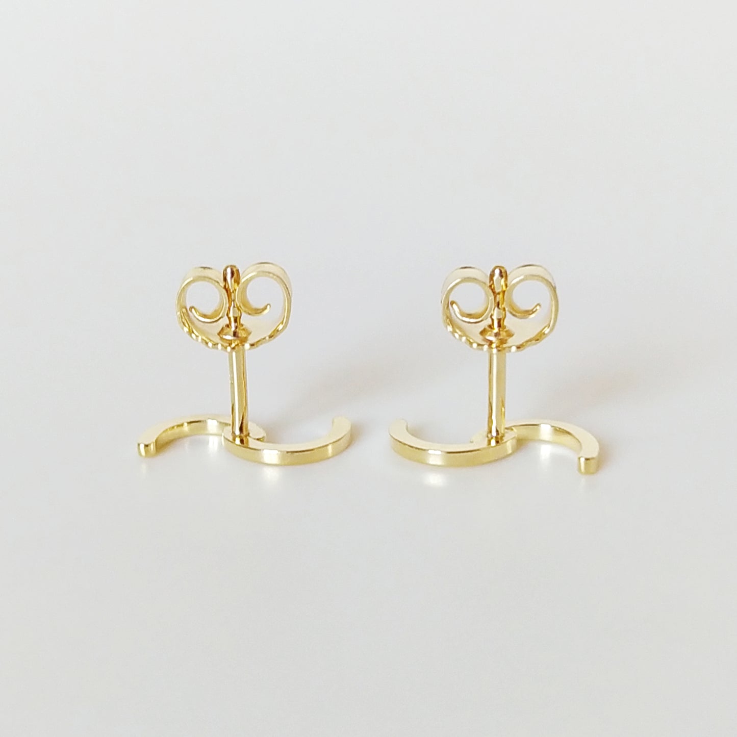 Sadie | golden S-shaped ear studs