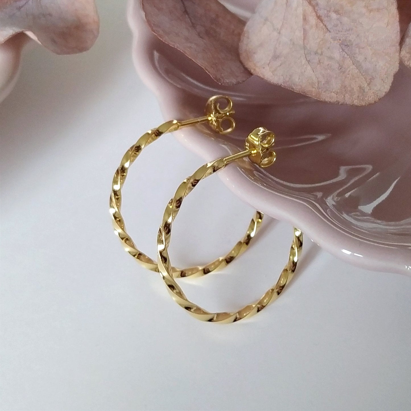 Amy | golden big twisted hoop ear studs