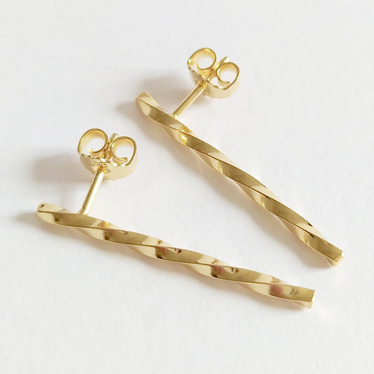 Adeja | golden twisted bar stud earrings