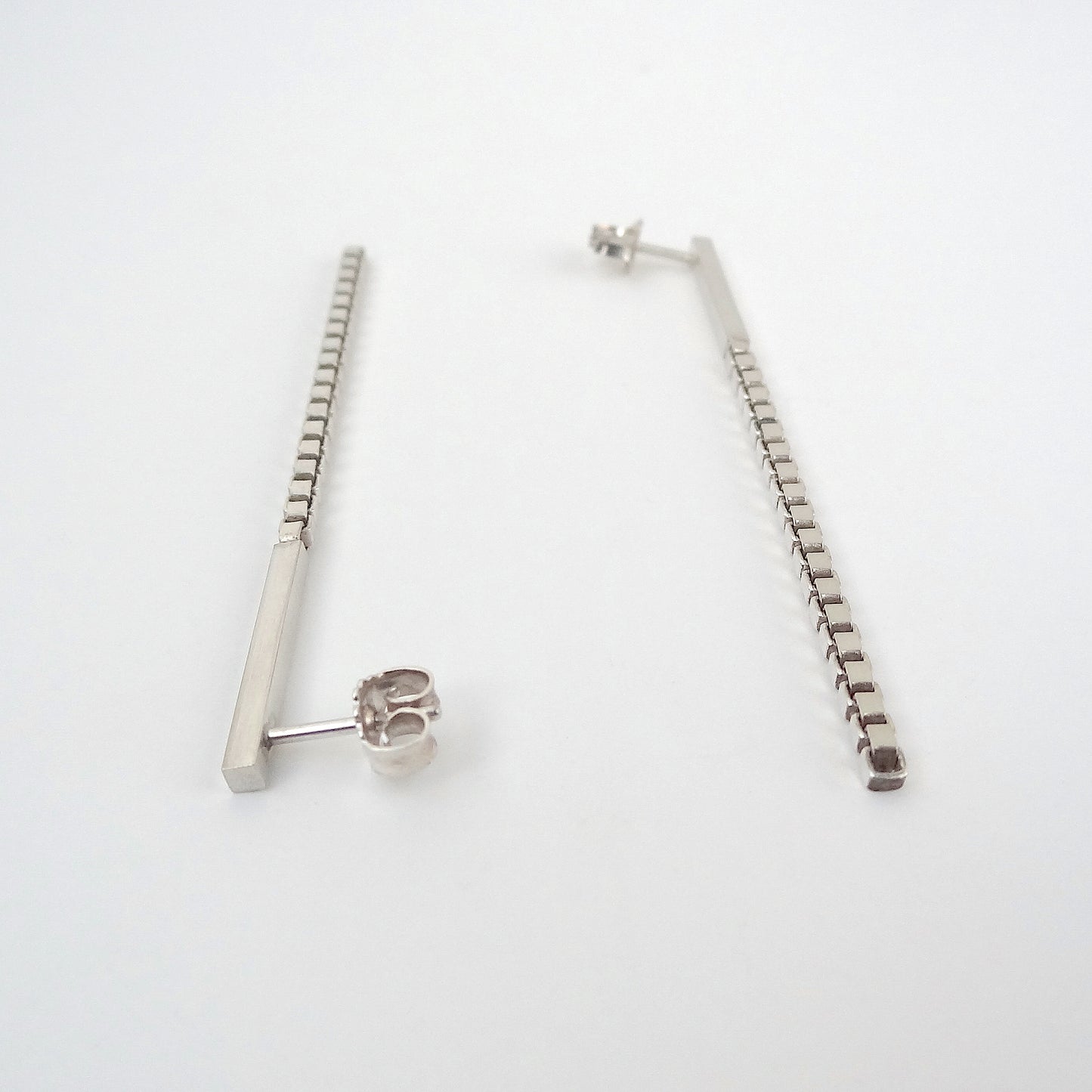 Teda | line and chain earrings