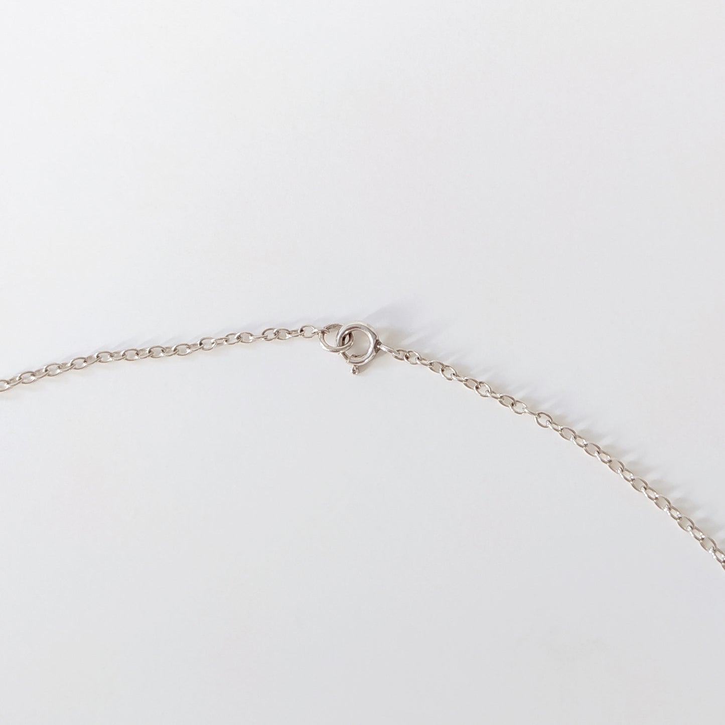 Runa | dainty silver chain with circle pendant