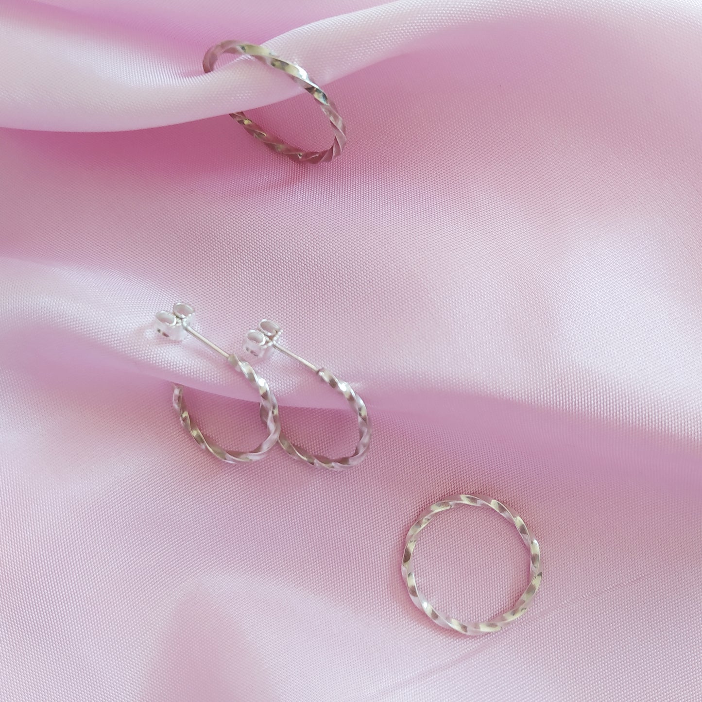 Mira I big twisted earcuff