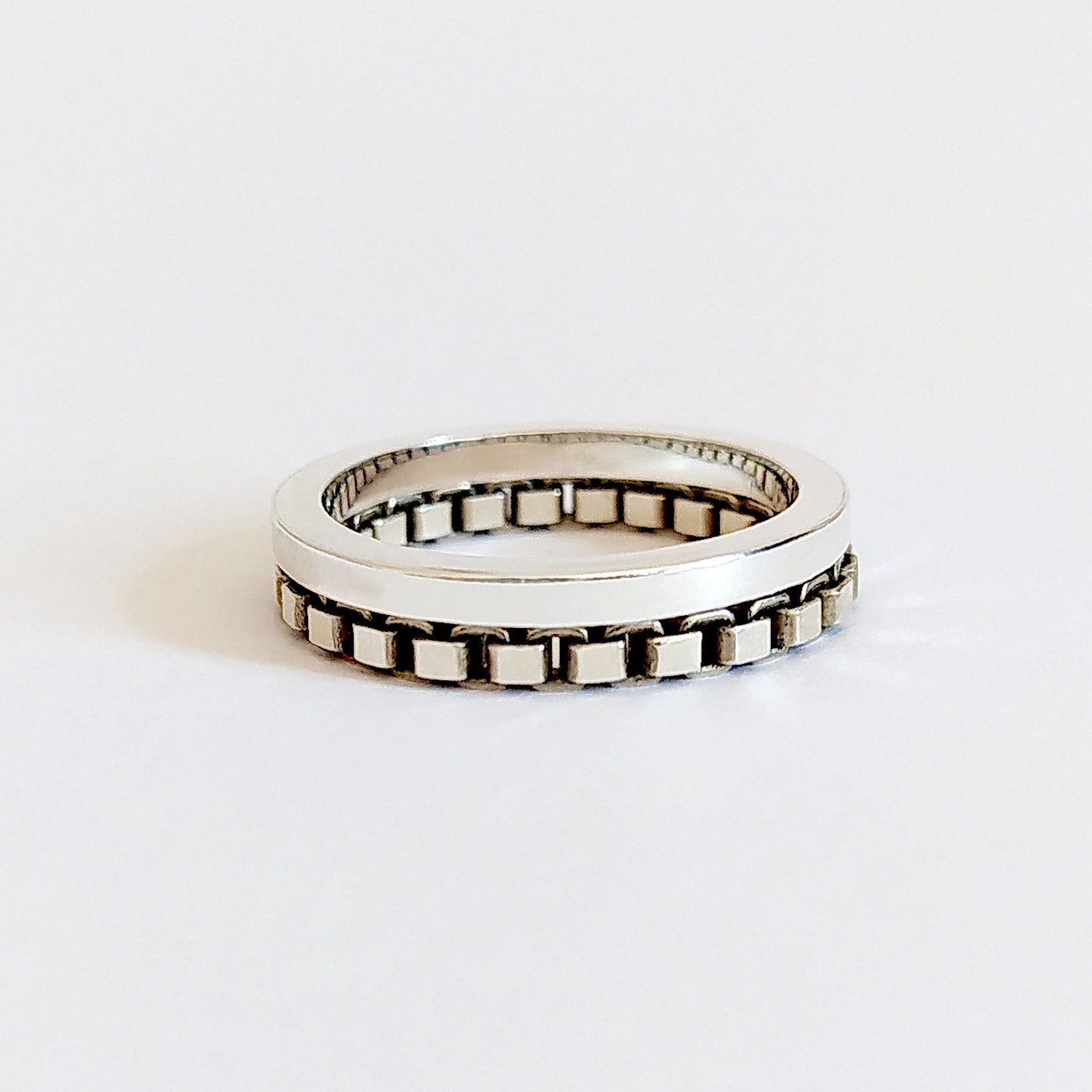 Aura | flexible box chain ring
