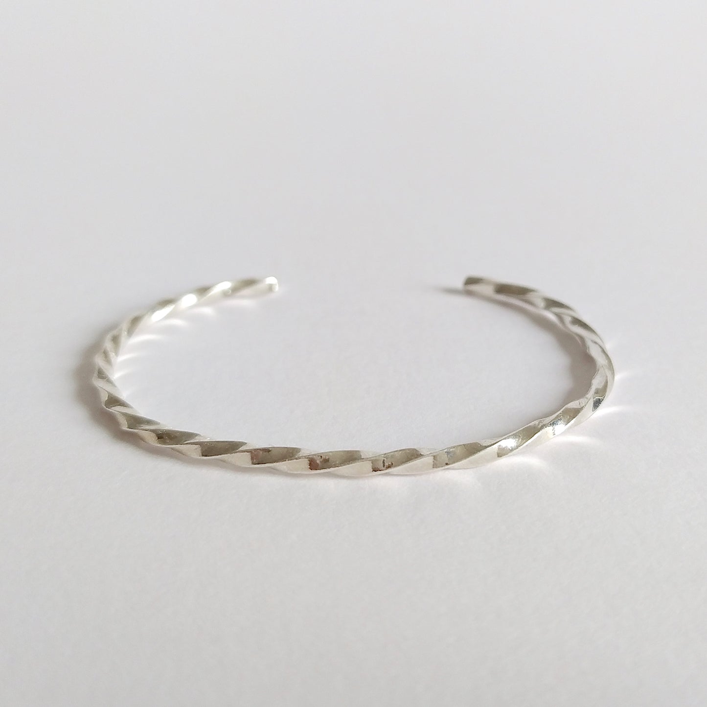 Amery | twisted cuff bracelet