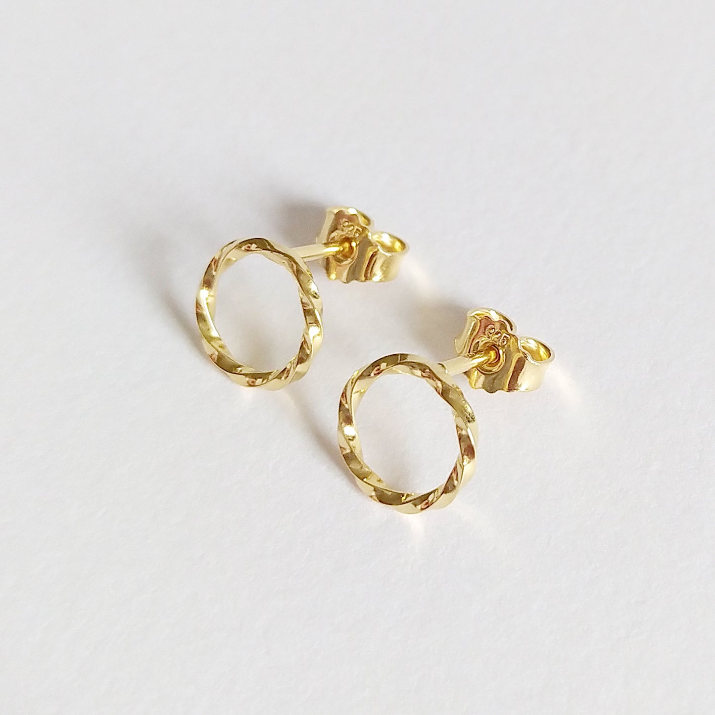 Reese | golden twisted circle ear studs