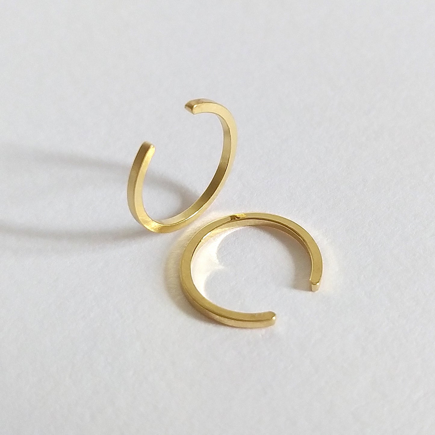 goldener Mini Ansteck Ohrring | Lilly