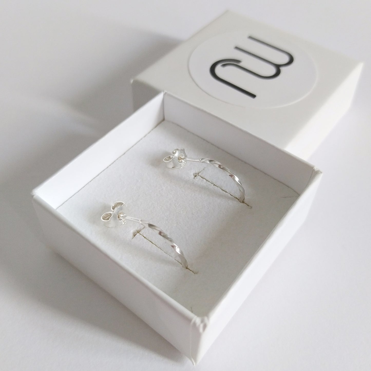 Cody | mini twisted hoop ear studs