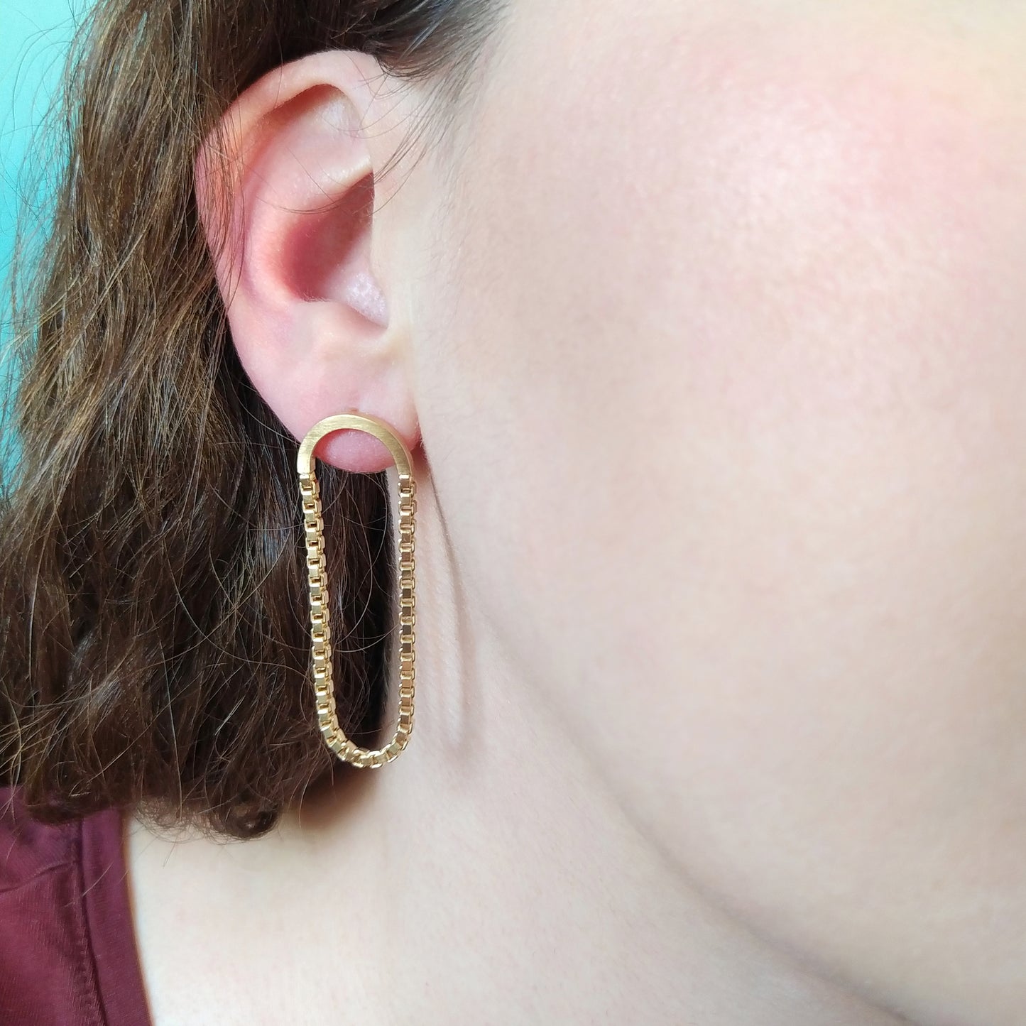 goldene Hängeohrringe mit Kette | Edda