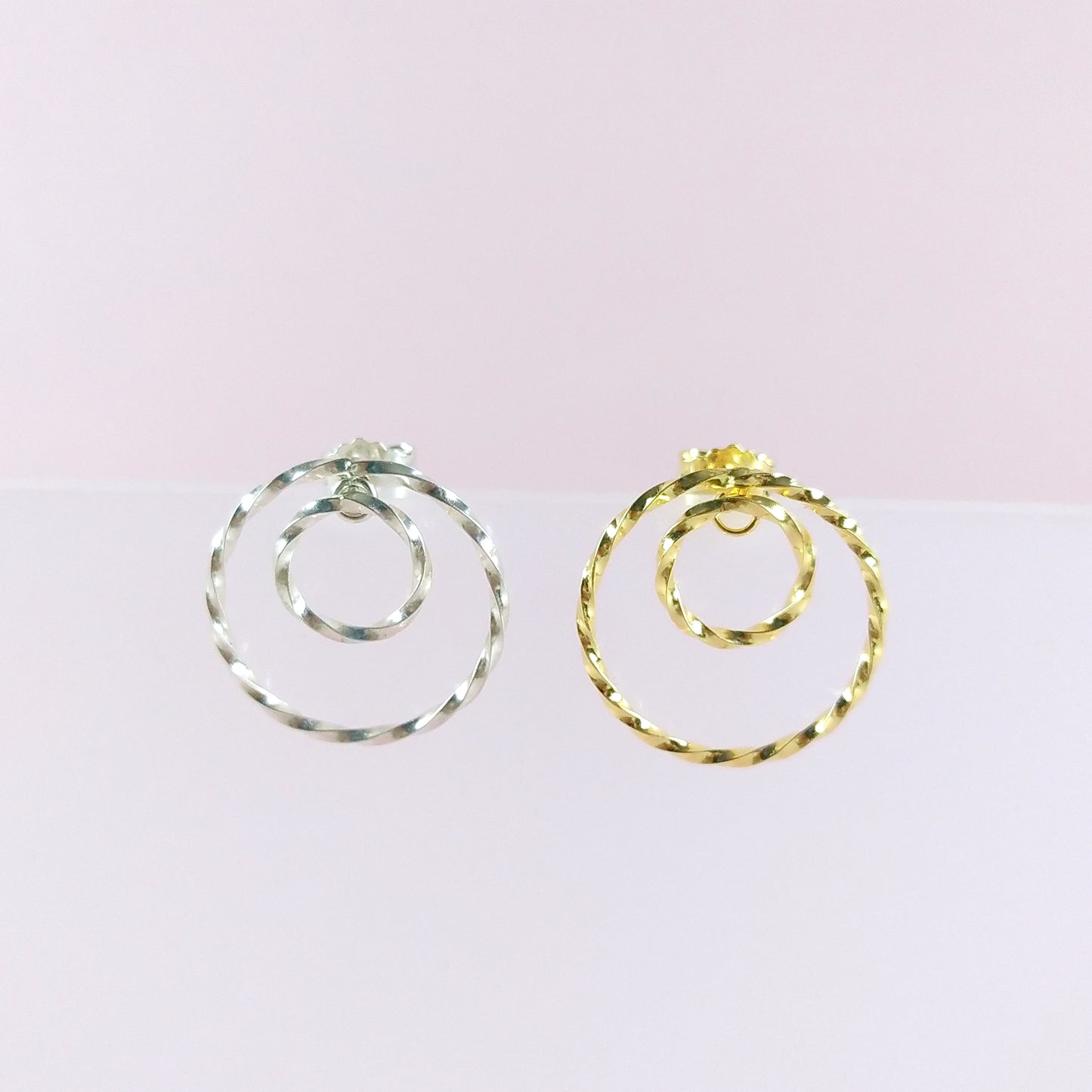 Riley | twisted double circle ear studs