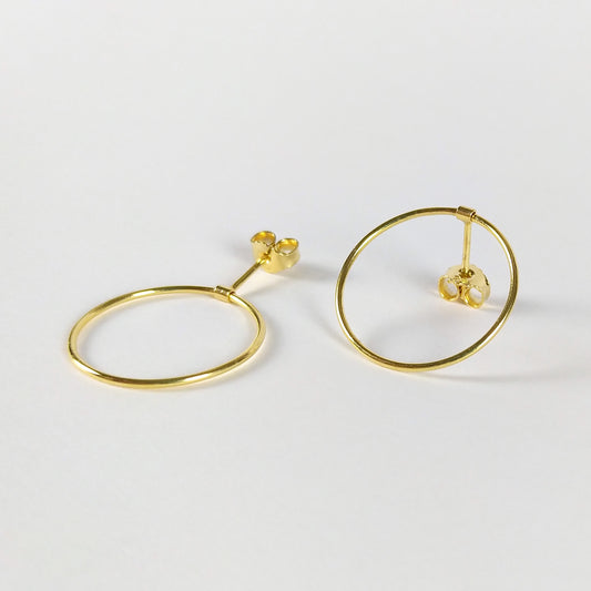 Esben | golden hanging circle ear studs