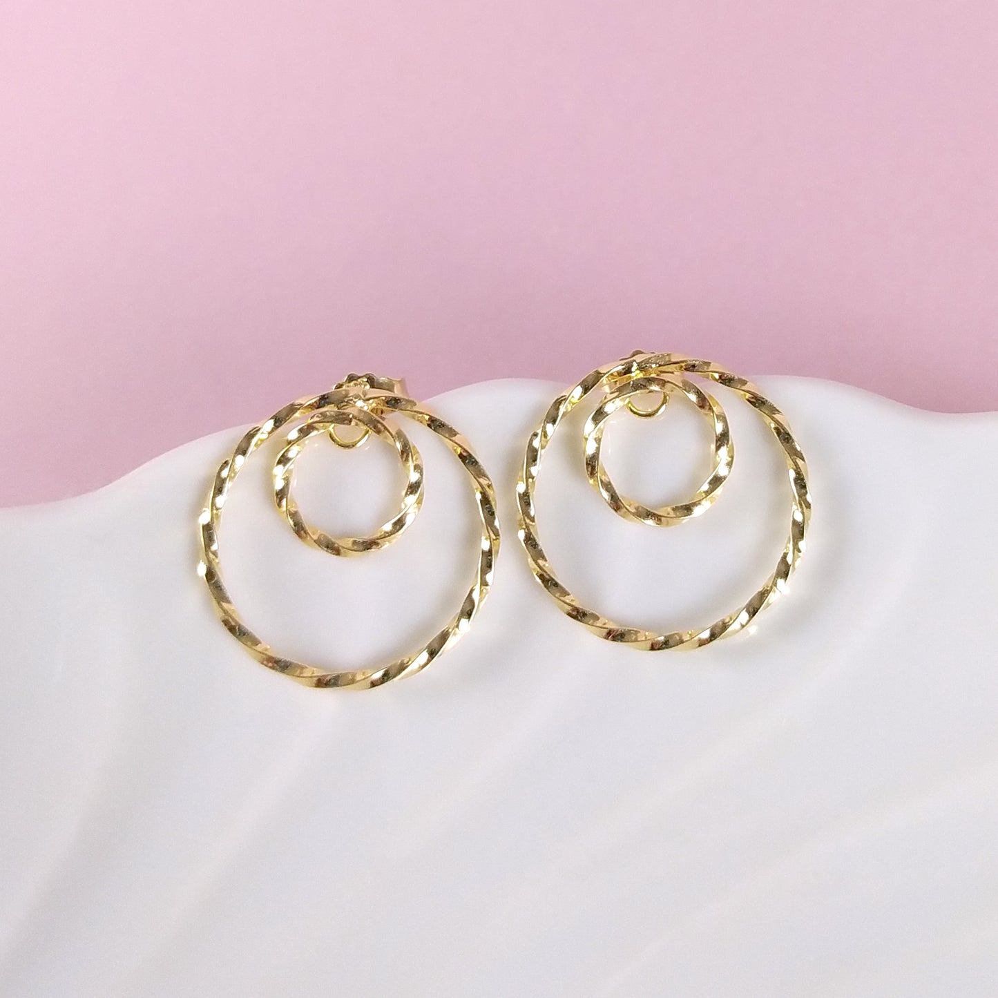 Riley | twisted golden double circle ear studs