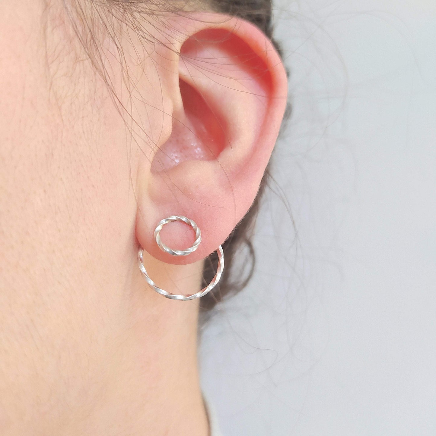 Riley | twisted golden double circle ear studs